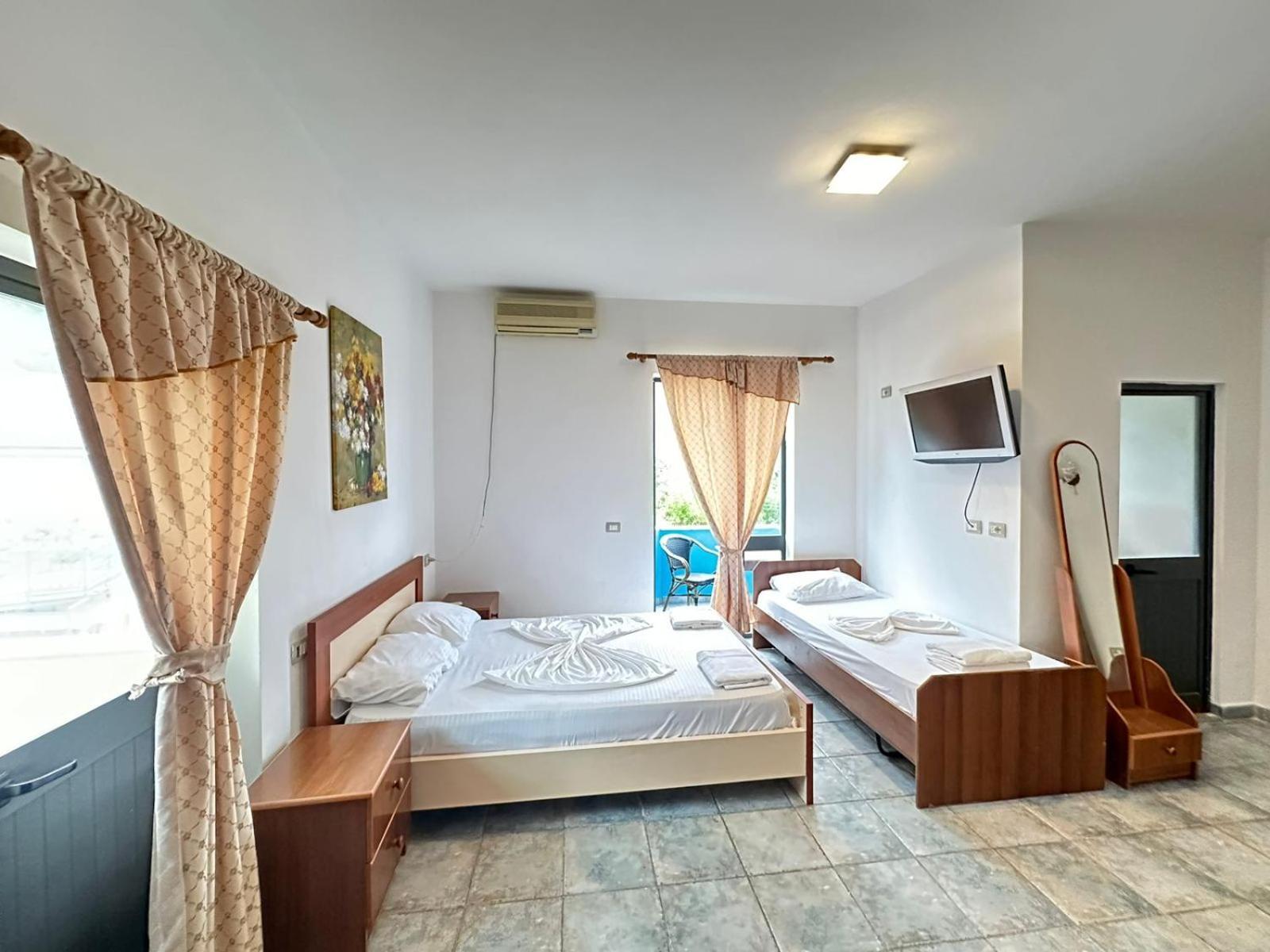 Hotel Adriatik Shëngjin 외부 사진